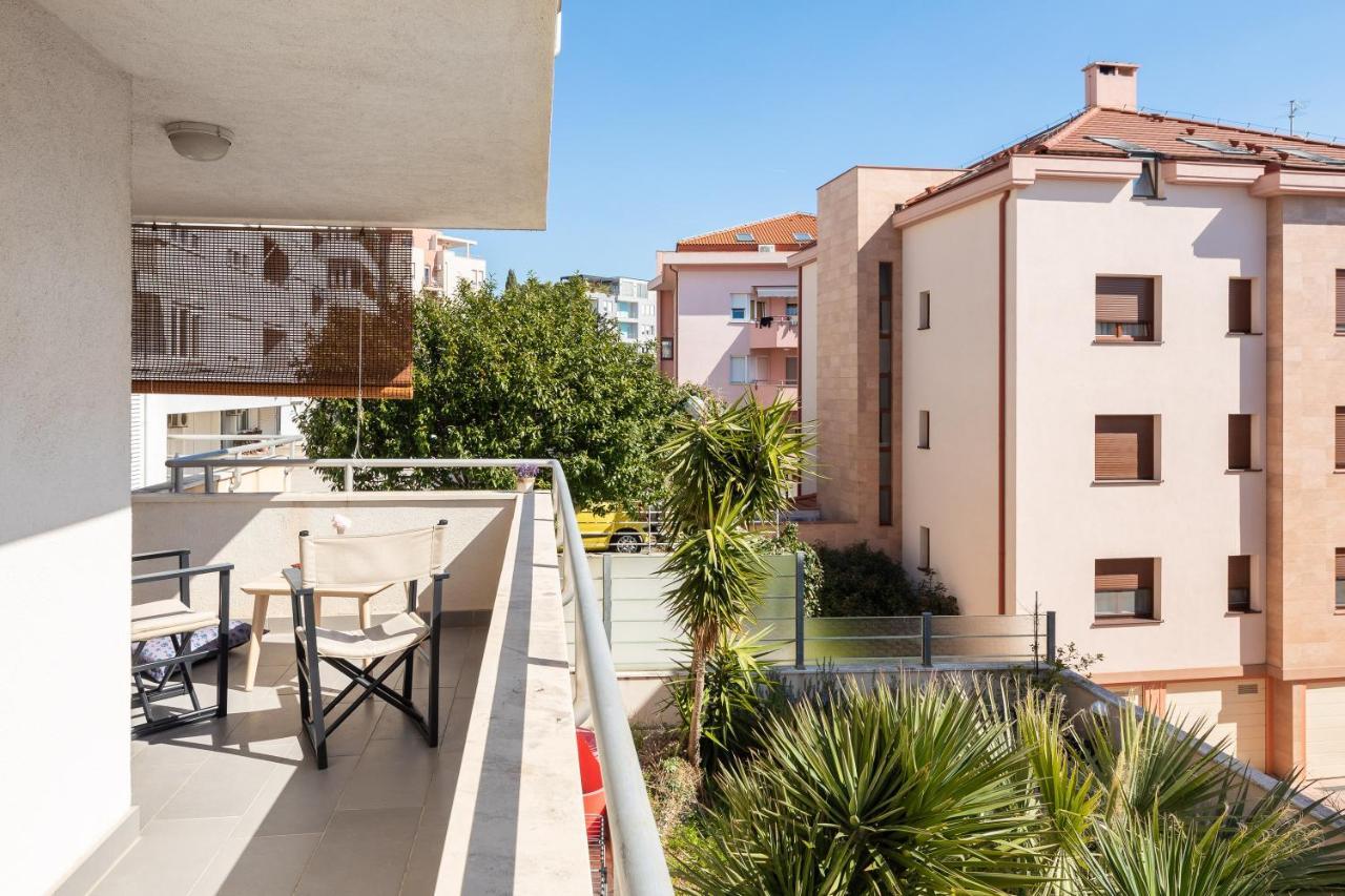 Modern With Terrace 4 Min Walk To The Apartment Split